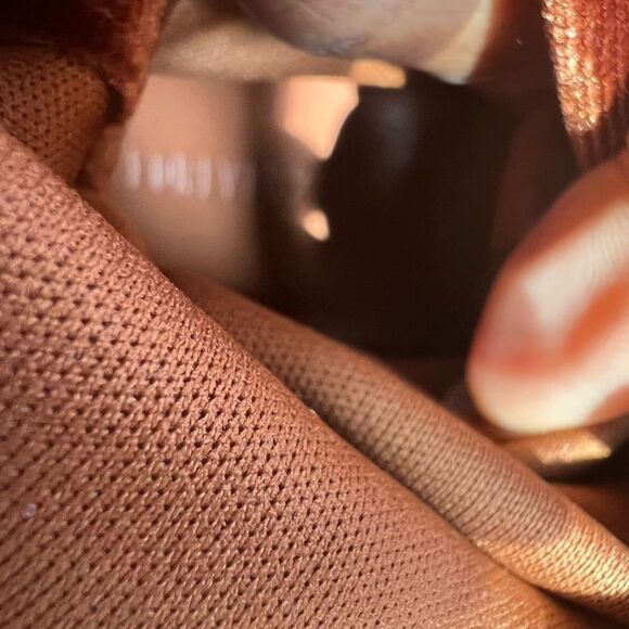 Brown/tan velvet boots
Forever 21 Sz 8 - Picture 13 of 16